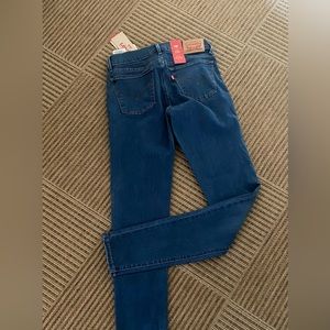 NWT Levi’s 710 super skinny jeans